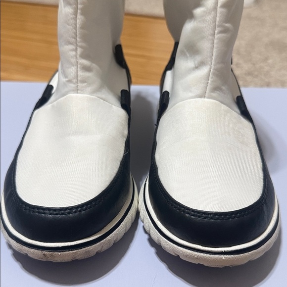 Sorel Women's Black and White Winter Boots - Picture 2 of 6